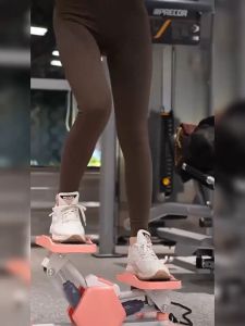 [Ready Stock]New เครื่องออกกำลังกายแบบเหยียบ V-Shape Stepper ออกกำลังกายขา ต้นขา สะโพก กระชับสัดส่วน พร้อมสายยางยืด