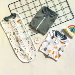 Husna Baby - 3 Pcs Bedong Instan Resleting Bayi Baru Lahir Seri Abu Pinguin