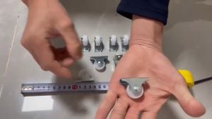 Bánh Xe Mini 1 Inch Đường Ray Cố Định Con Lăn Nhựa Chống Mài Mòn Màu Trắng Phụ Kiện Nội Thất Gắn Trợ Lực Tủ Kệ Bàn