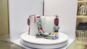 PG | PG 2026 Classic New Women Handheld Bag Easy carry Better design Business Commuter Party Handheld Bag Envelope bag