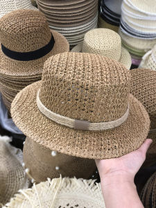 Retro Handwoven Flat Top Straw Hat Women Summer Hollow out Breathable Small Gift Hat Beach Sand British Sunshade Hat