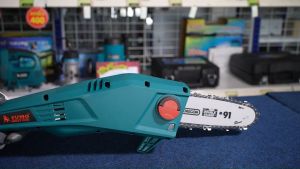 keywords: เลือยตัดแต่งกิ่งไม้สูง, CPC777-3 SUMO, รุ่นเลือย, แบตเตอรี่ Li-Ion 2.0Ah, ลิ้มีซอส 1 ก้อน ทำงาน