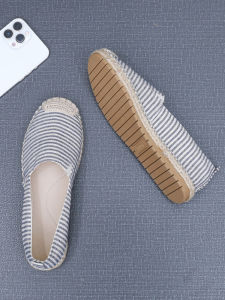 รองเท้าผ้าใบแบบสวมสำหรับผู้หญิงในช่วงฤดูร้อน รองเท้าแบบสวมสบาย ส้นแบน พื้นนุ่ม ระบายอากาศได้ดี รองเท้าแบบสวมสไตล์ชาวประมงแบบใหม่