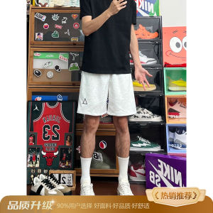 Slim Fit American Style Athletic Shorts for Men Summer Lightweight Fitness Training Basketball Pants Knee-Length Three-angled Label