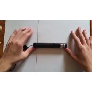 READY TaffLED Laser Pointer Presentasi warna Merah Beam 1mW 650nm with Baterai dan Charger YL 301