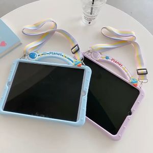 Softcase iPad 5 6 9.7 inch [Free Holder + Stylus Ios + Stylus Mini + Sticker + Tali] Air 1 2017 2018 Silikon Case Astronot Ring Stand Casing Anak Lucu Kesing Cowok for Boys Laki-laki Cewek Girl Putar 360 Standing Silikon