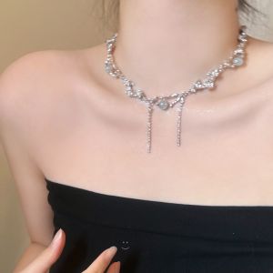 Elegant Choker Necklace Womens Dress Accessory Premium Sensation Lightweight Luxury Clavicle Chain Silver Alloy Fashion Jewelry