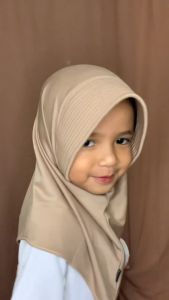 HIJAB BERGO OVAL ANAK [one size]/KERUDUNG ANAK TERBARU/HIJAB JERSEY ANAK/HIJAB SEKOLAH/KERUDUNG TERLARIS/JILBAB KEKINIAN/