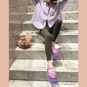 รองเท้าแตะ LHMonday ส่งไว รองเท้าแตะแบบสวมรัดส้น 4 สี ตัวรองเท้าเบา สบาย ไม่เจ็บเท้าแน่นอน และเพิ่มบุคลิก สินค้าพร้อมส่งกดสั่ง