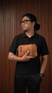 REVEN LEATHER OSLO BAG - Tas Tangan Selempang Bahu Pria Kulit Sapi Asli Free Random Gift