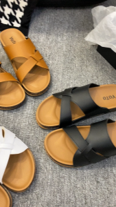 YOTO Mens Flat Sandals Comfortable Cross-Strap Design Minimalist Style Casual Outdoor Slide Sandals