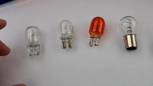 Car Halogen Light Bulb Reverse Signal Brake Lampu Kecil Motor Kereta T5 T8.5 T10 T15 T20 1016 1141