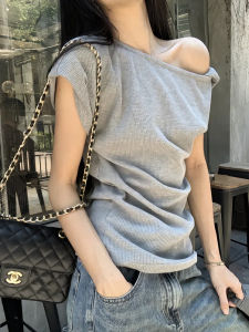 เสื้อยืดแขนสั้นไหล่ไม่สมมาตรสำหรับผู้หญิงในช่วงฤดูร้อน เสื้อตัวเล็กสุดเก๋ไก๋ที่ไม่ซ้ำใคร เสื้อตัวบนสุดสวย เสื้อผ้าทำงานสไตล์เกาหลี