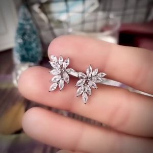 Huitan Chic Leaf Stud Earrings with AAA Marquise Cubic Zirconia Delicate Accessories for Women Wedding Party Statement Jewelry