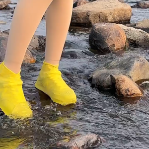 Shoe cover ถุงคลุมรองเท้า ถุงกันน้ำ/กันฝน ยางกันลื่นในตัว วัสดุจากยางลาเท็กซ์ ใช้งานซ้ำได้พกพาสะดวก พร้อมส่งในไทย!!