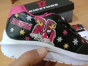 Sepatu Sekolah Anak Perempuan Cewek Cowok Warna Hitam Murah Tali Perekat Rekat Velcro Kecil Tanggung Umur Usia PAUD TK SD SMP SMA Kelas 1 2 3 4 5 6 7 8 9 0 Tahun-TUBSCLOTHING1705