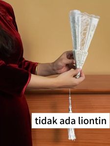 Kipas Tangan Lipat & Renda: Gaya dan Fungsi