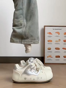 2026 New Unique Chunky Retro Sneakers Versatile Casual White Shoes