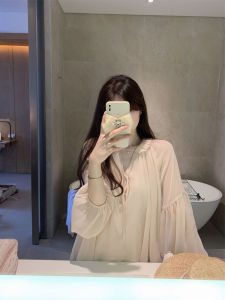 เสื้อเชิ้ตผู้หญิงคอวีแขนโคมไฟผ้าชีฟองสไตล์ฝรั่งเศส ทรงเข้ารูป ทรงบาง เสื้อเชิ้ตผู้หญิงฤดูใบไม้ผลิ 2025 ทรงเข้ารูป