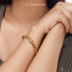 CC Wardrobe Elegant Premium Crystal Bracelet 18K Gold Plated Luxury Jewelry Gift