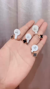Cincin Titanium Model Bunga Hitam Wanita Anti Karat Termurah/Cincin Daun Titanium