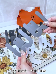 No Punching Bathroom Slippers Rack Simple Slipper Hook Space Saving Shoes Hanging Shelf Wall-mounted Bathroom Organizer