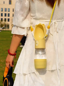【Meoof】 Dog Outdoor Water Bottle Cross Body Traveling Water Feeding Bottle 宠物随行杯狗狗外出水杯斜挎式宠物饮水杯