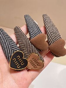 2025 New Velvet Heart BB Clip Fashionable Korean Style Woolen Herringbone Texture Coffee Color Hair Clip Elegant Sensation