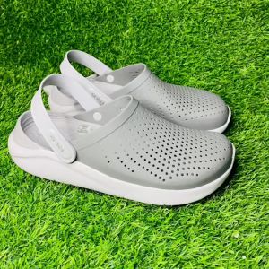 Crocs LiteRide Clog รองเท้าแตะ  จัดส่งสินค้าทุกวัน ภาพถ่ายจากสินค้าจริง สีอาจมีความแตกต่างขึ้นอยู่กับแสงในการถ่ายรูป  สินค้าพร้อมส่ง