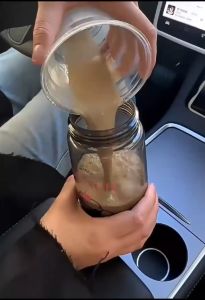 BOTOL MINUM ANAK LUCU TEMPAT MINUM ADA GAGANG SEDOTAN ANTI BOCOR KAPASITAS 700ML KODE 0214 NEW