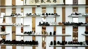 ali9 ผ้าทอ 2024 รองเท้าวิ่งนักเรียนอินเทรนด์ระบายอากาศใหม่ขายส่งรองเท้ากีฬาผู้หญิงพื้นนิ่มผูกเชือกน้ำหนักเบา