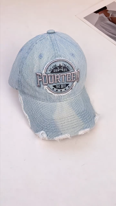 หมวกแก๊ปเบสบอลผ้ายีนส์ เนื้อผ้าพรีเมี่ยม มีสายปรับขนาด ปัก fourteen มี 4 สี