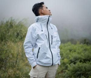 Jaket Gorpcore putih bahan Waterproof anti air bisa bayar di tempat