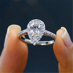 Huitan Hot Sale Water Drop Design Women Ring Micro Paved Crystal Zircon Elegant Bridal Wedding Engagement Jewelry Ring for Lover