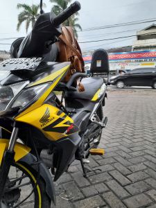 Sandaran jok motor blade 110 cc
