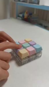 Mini Mechanical Keyboard Key Press Detachable Swap Keycaps Decompression Keychain Fidget Toy Relieve Tension Soothe Mood Gift