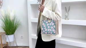 Tas Kanvas Jepang Model Kancing: Desain Kasual & Multifungsi