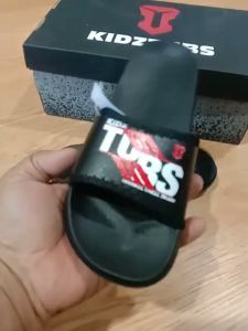 KIDZTUBS Sandal Anak Laki-Laki Karet Slip On Selop Slide Jepit Karakter Hitam 6-10 Tahun Kaki Fashion