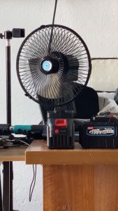 Quạt chạy pin 8inch K-max 2 tốc độ có đảo chiều chân pin makita phổ thông