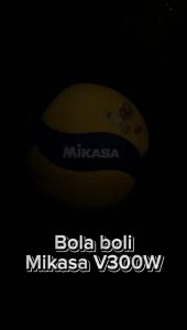 Paket Banyak dan Lengkap 2 Bola Volly Mikasa V300W & 1 Net Voli Mikasa Gold - Bola Internasional