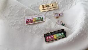 Mood Switching Brooch Personalized Mood Shift Brooch Pin Expression Brooch Creative Ornaments
