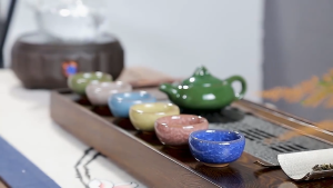 Bộ ấm trà men rạn loại nhỏ kèm 6 chén các màu