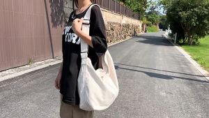 MR กระเป๋าสะพายไหล่ กระเป๋าถือ สำหรับสุภาพสตรี รุ่น CVW-0919 (C4-086) WSB จากร้าน Man Rewards