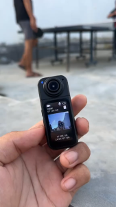 LogayaJaya Wireless Thumb Mini Action Camera 2.7K UHD Kamera Sport Roadcam 12MP Magnetik Lensa Flip 180° WiFi Live View ACTION-ROAD