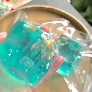5.5cm Soft Squishy Cube Fidget Toys Nice Ice Baby Relaxing Sensory Squishy Child Pinch Play Toy Magandang Sorpresang Regalo Para Sa Mga