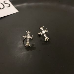 Cross No Piercing Ear Clip Women 2025 New Popular Sweet Cool Style Simple Cold Wind Student Ear Bone Clip Fashion Jewelry