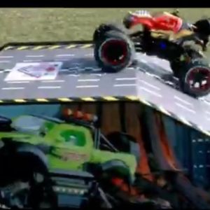 REDFIRE TOYS RC MOBIL REMOTE JEEP ROCK CRAWLER 4WD OFF ROAD 1:12 REMOTE TEMBAK 2.4Ghz BATTERY CHARGE 689-336