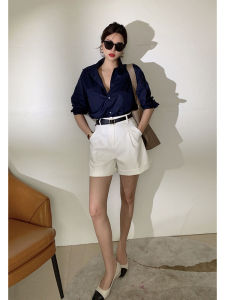 เสื้อเชิ้ตแขนยาวหลวมๆ สีน้ำเงินสำหรับผู้หญิง ฤดูใบไม้ร่วง 2025 เสื้อเชิ้ตลำลอง สไตล์อังกฤษ ทรงตรง ปก คอกลม เสื้อเชิ้ตผู้หญิง