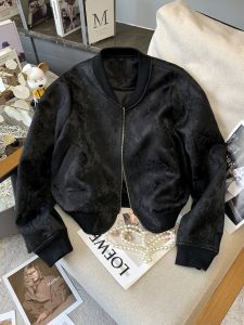 แจ็คเก็ตเบสบอลสั้นสีดำปักลายดอกไม้สำหรับผู้หญิง ฤดูใบไม้ผลิ 2024 แจ็คเก็ตแบบลำลอง แจ็คเก็ตบิน แจ็คเก็ตสั้น แจ็คเก็ตสีพื้น