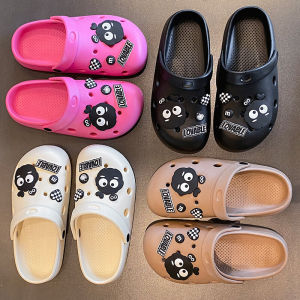 New Couple Soft Bottom Hole Hole Sandals Outdoor Summer Cute Cartoon Themed Slip-On Shoes Lightweight EVA Material Comfortable